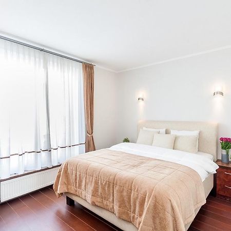 Central Apartment In Gedimino Av By Urban Rent VNO Exterior photo