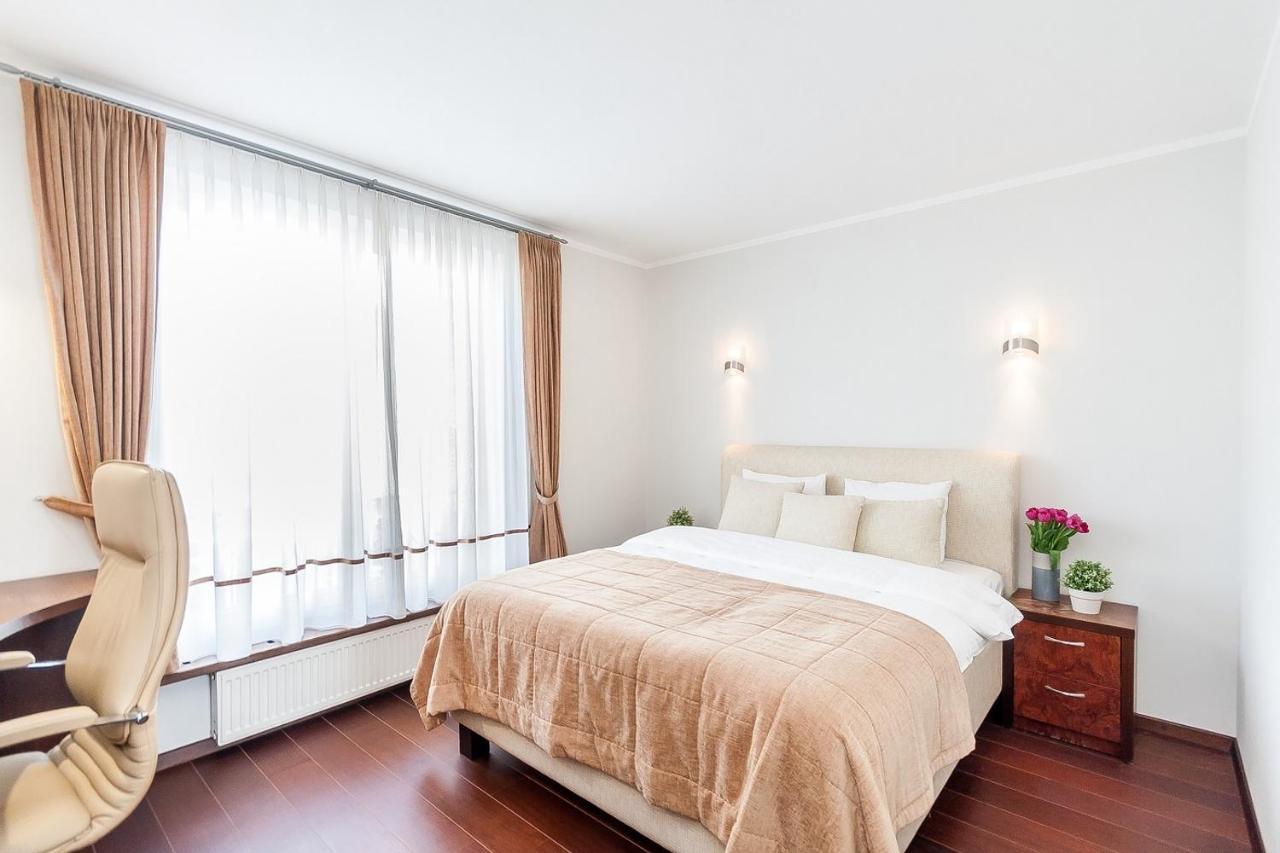 Central Apartment In Gedimino Av By Urban Rent VNO Exterior photo