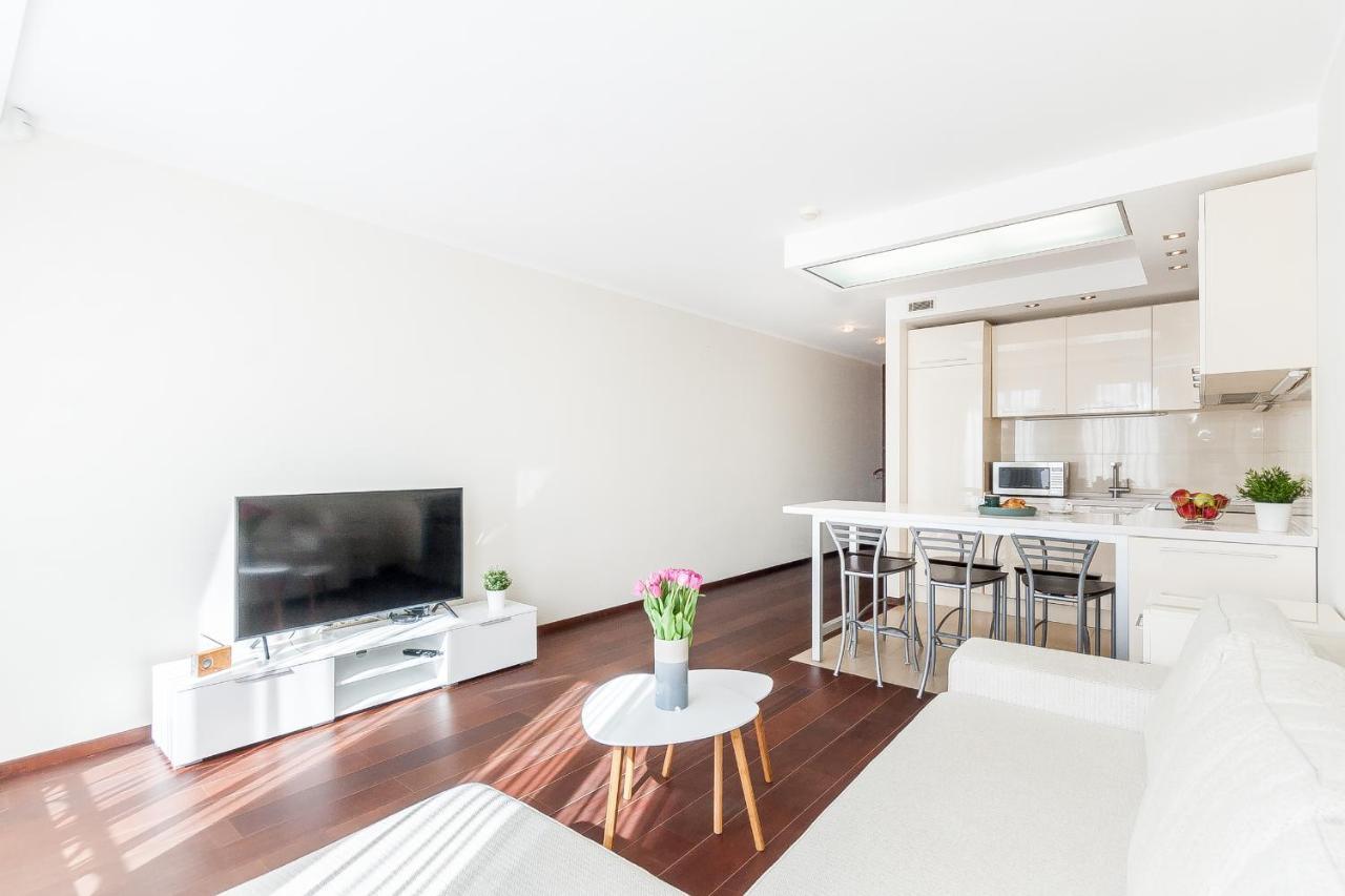 Central Apartment In Gedimino Av By Urban Rent VNO Exterior photo