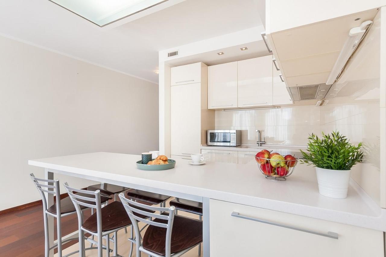 Central Apartment In Gedimino Av By Urban Rent VNO Exterior photo