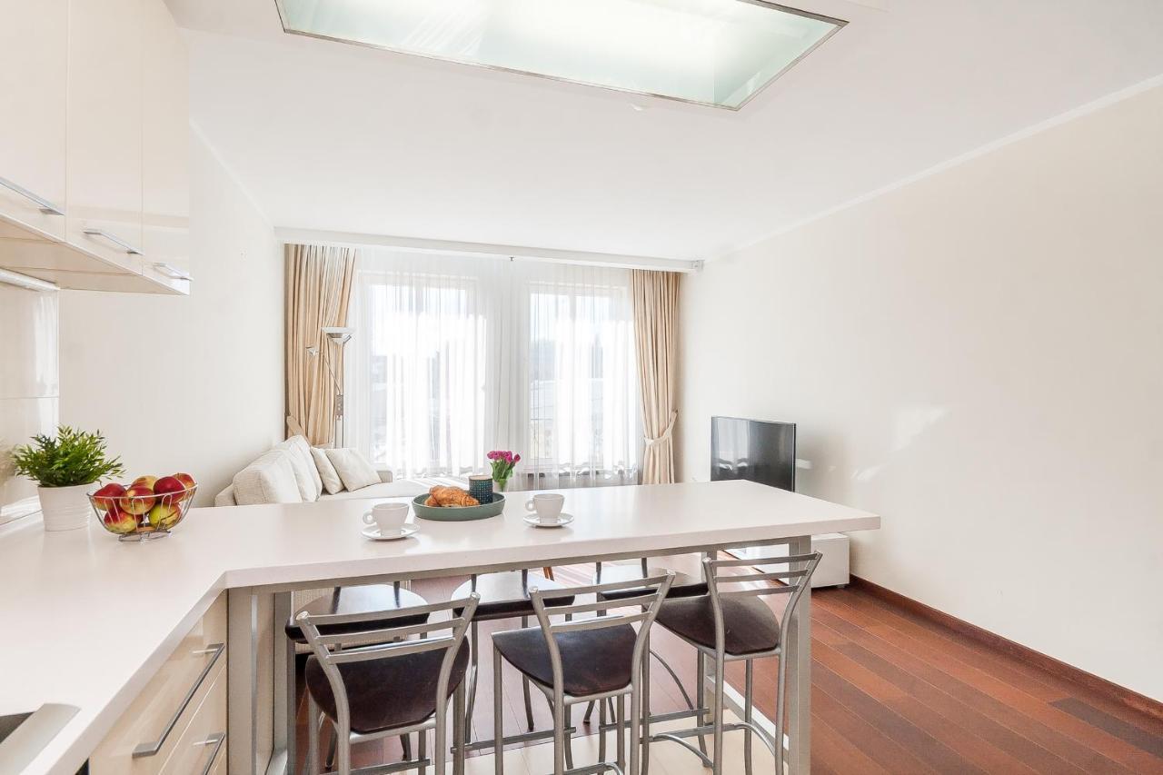 Central Apartment In Gedimino Av By Urban Rent VNO Exterior photo