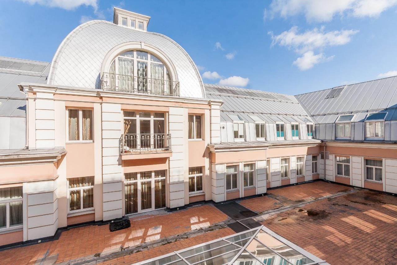 Central Apartment In Gedimino Av By Urban Rent VNO Exterior photo