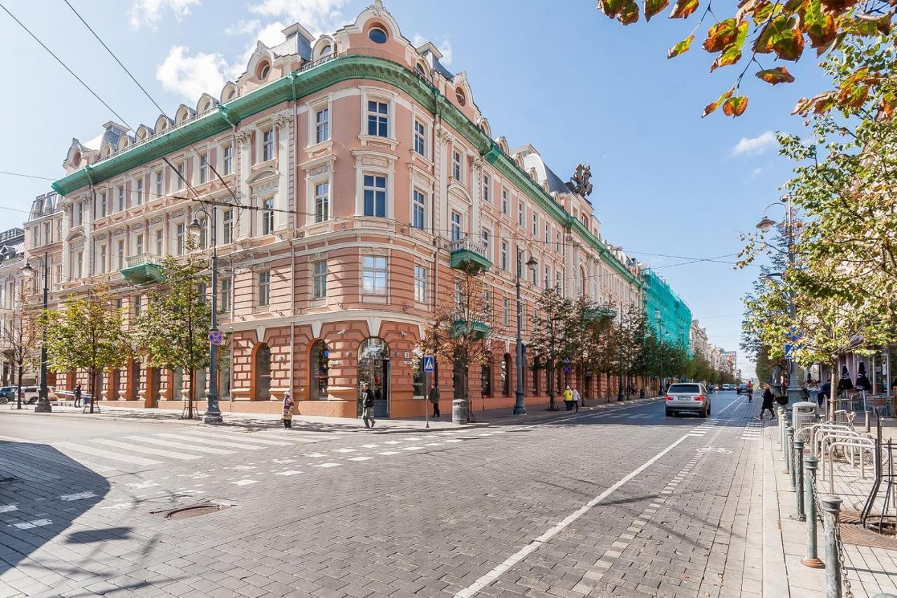 Central Apartment In Gedimino Av By Urban Rent VNO Exterior photo