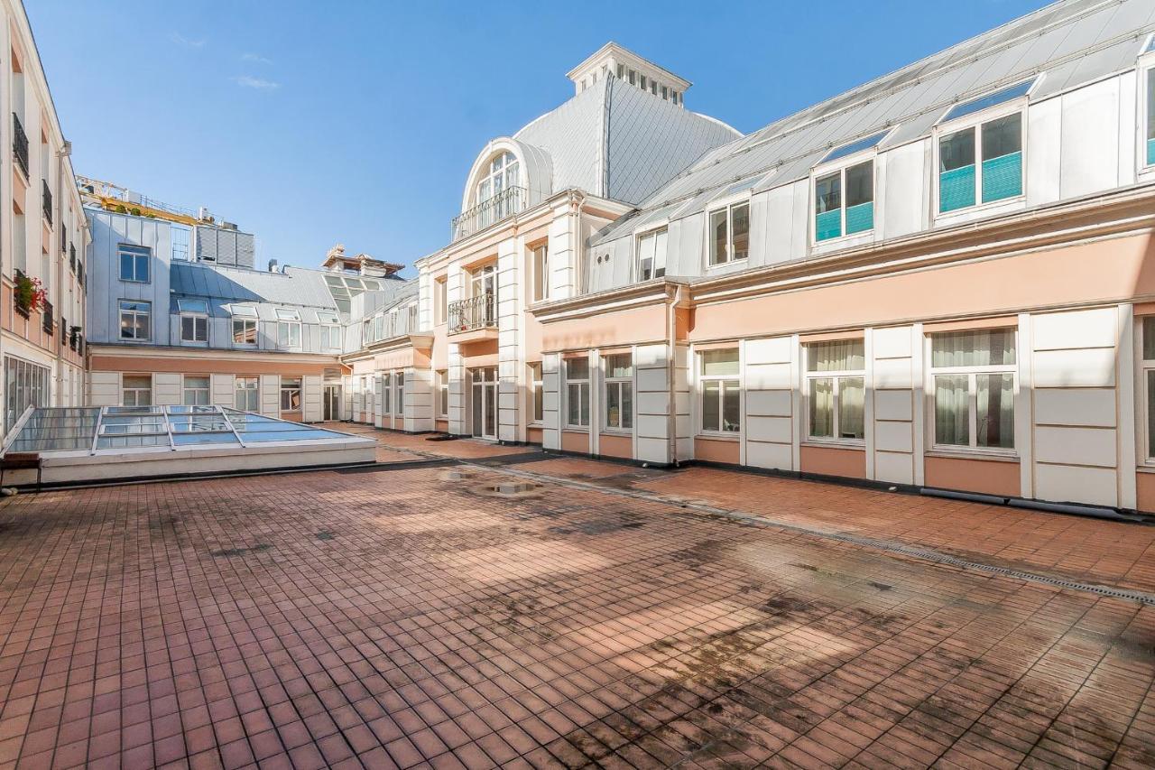 Central Apartment In Gedimino Av By Urban Rent VNO Exterior photo